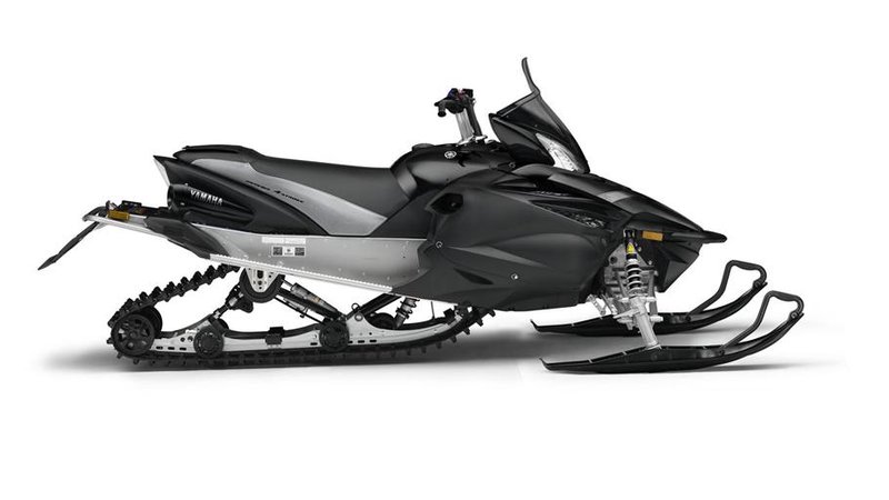 2013-Yamaha-APEX-X-TX-EU-Yamaha-Black-Studio-002.jpg