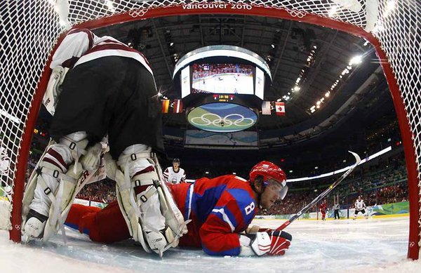 20bbc356dec588e3_2010-02-17t071305z_01_oly682_rtridsp_3_olympics-ice-hockey.jpg