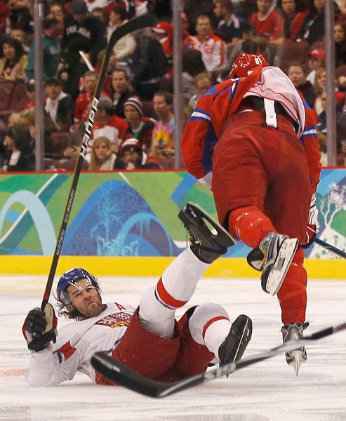 0489452c6144d0c4_2010-02-21t231220z_01_oly631_rtridsp_3_olympics-ice-hockey.jpg